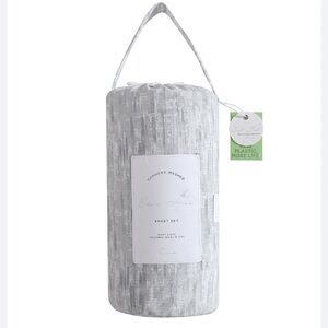 NWT Eden Home Gray Sheet Set. Size Queen. 4 piece, sheets‎ & 2 pillow cases